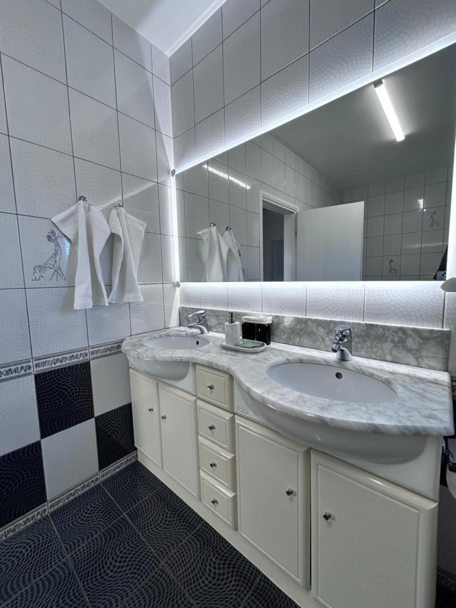 Astarea - Luxe Penthouse In Nature - Jacuzzi - Free Private Parking - Terrace & Balcony - Peace Zágráb Kültér fotó